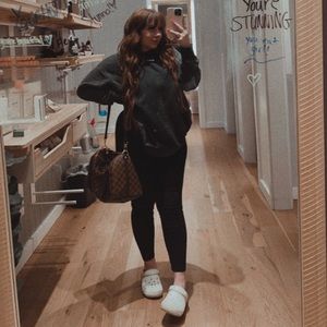 Meet your Posher, Ana marie